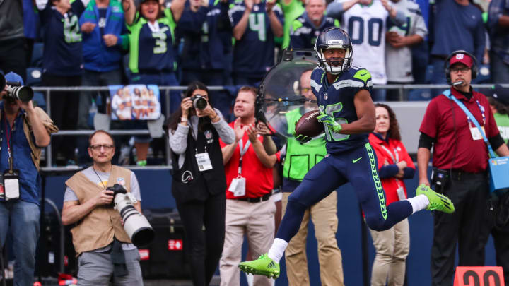 SEATTLE, WA – SEPTEMBER 23: Wide Receiver Tyler Lockett #16 of the Seattle Seahawks makes a catch for a score against the Dallas Cowboys at CenturyLink Field on September 23, 2018 in Seattle, Washington. (Photo by Abbie Parr/Getty Images)