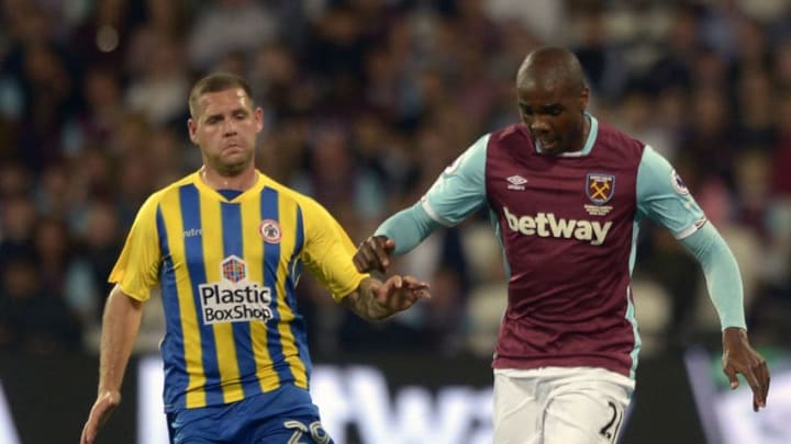 STRATFORD, ENGLAND – SEPTEMBER 21: Angelo Ogbonna of West Ham United in action with Accrington Stanley’s Billy Kee during the match between West Ham United and Accrington Stanley in the EFL Cup Third Round at London Stadium on September 21, 2016 in Stratford, England. (Photo by James Griffiths/West Ham United via Getty Images)