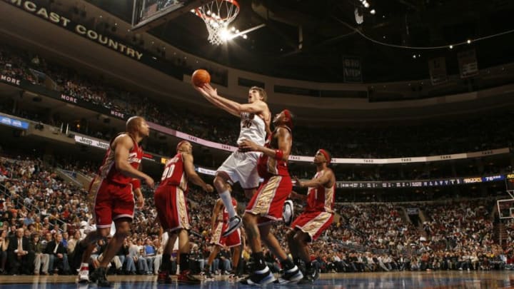 UNITED STATES – JANUARY 26: Basketball: Philadelphia 76ers Kyle Korver (26) in action, layup vs Cleveland Cavaliers, Philadelphia, PA 1/26/2007 (Photo by Al Tielemans/Sports Illustrated/Getty Images) (SetNumber: X77386 TK1 R1)