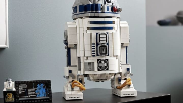 Discover LEGO's Star Wars R2-D2 75308 Collectible Building Kit on Amazon.