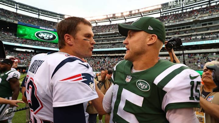 EAST RUTHERFORD, NJ - OCTOBER 15: Tom Brady (Photo by Al Bello/Getty Images)