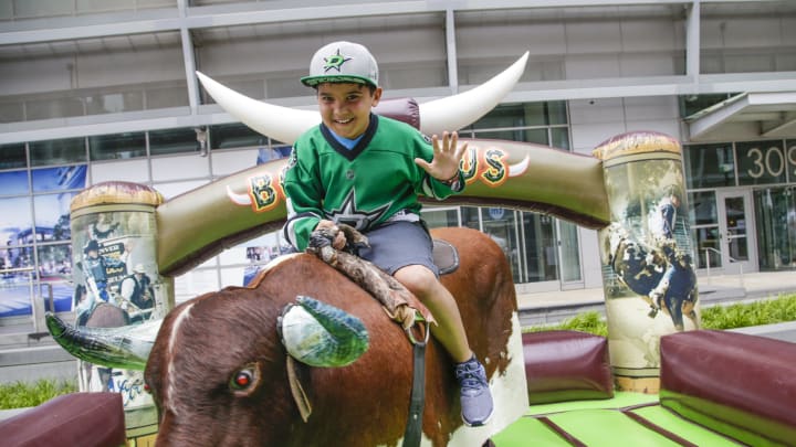 DALLAS, TX – JUNE 23: Fans participate in various activities as part of the 2018 NHL Draft Hockey Fan Fest presented by Dennys at the American Airlines Center on June 23, 2018 in Dallas, Texas. (Photo by Tim Heitman/NHLI via Getty Images)