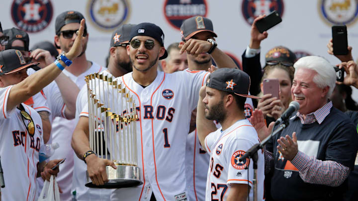 HOUSTON, TX – NOVEMBER 03: Jose Altuve and Carlos Correa (Photo by Tim Warner/Getty Images)