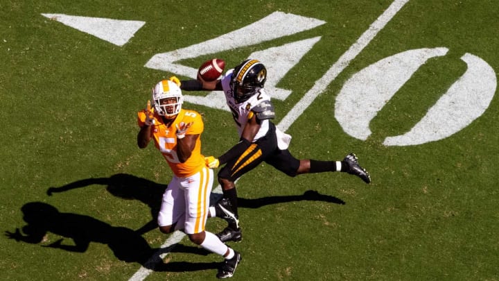 Tennessee wide receiver Josh Palmer makes a catch over Missouri defensive back Ennis Rakestraw Jr.Ncaa Football Missouri At Tennessee