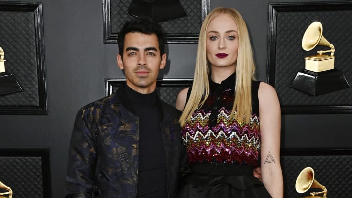 Joe Jonas and Sophie Turner donated 100 meals to a hospital in Los Angeles.