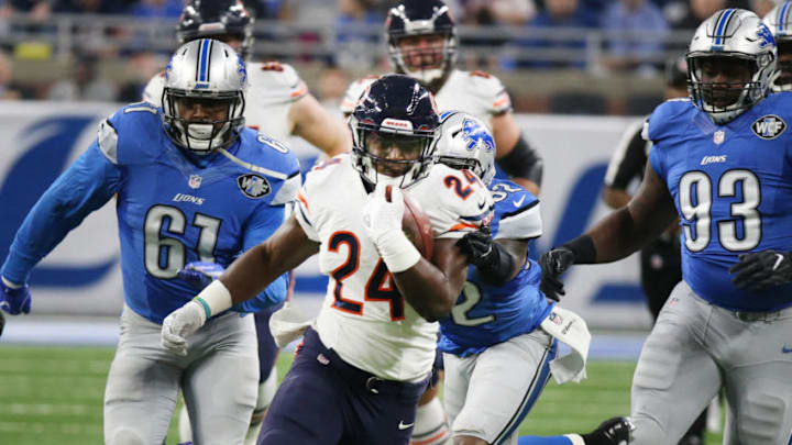 Chicago Bears running back Jordan Howard (24) runs for a first down against the Detroit Lions at Ford Field on December 11, 2016, in Detroit. (Nuccio DiNuzzo/Chicago Tribune/TNS via Getty Images)