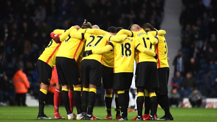 WEST BROMWICH, ENGLAND - DECEMBER 03: Watford players form a huddle prior to the Premier League match between West Bromwich Albion and Watford at The Hawthorns on December 3, 2016 in West Bromwich, England. (Photo by Ross Kinnaird/Getty Images)