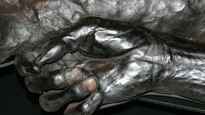 You'd never know these fingers were over 1000 years old.