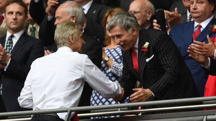 LONDON, ENGLAND - MAY 27: Arsene Wenger, Manager of Arsenal and Stan Kroenke, Arsenal owner shake hands after The Emirates FA Cup Final between Arsenal and Chelsea at Wembley Stadium on May 27, 2017 in London, England. (Photo by Laurence Griffiths/Getty Images)