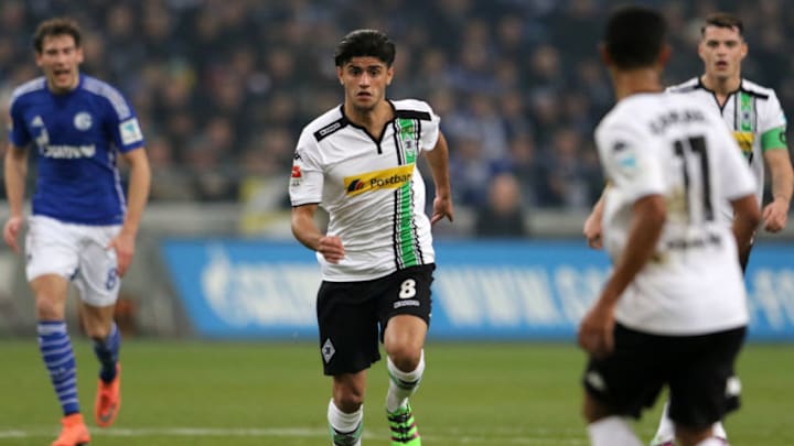 GELSENKIRCHEN, GERMANY - MARCH 18: Mahmoud Dahoud of Borussia Moenchengladbach controls the ball during the Bundesliga match between FC Schalke 04 and Borussia Moenchengladbach at Veltins-Arena on March 18, 2016 in Gelsenkirchen, Germany (Photo by Christian Verheyen/Borussia Moenchengladbach via Getty Images)