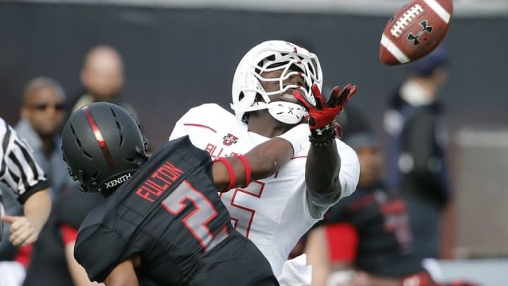 Jan 2, 2016; Orlando, FL, USA; Team Highlight wide receiver Tyrie Cleveland reaches for the pass over Team Armour corner back Kristian Fulton (2) during the first half of the 2016 Under Armour All-American Game at Orlando Citrus Bowl. Mandatory Credit: Reinhold Matay-USA TODAY Sports