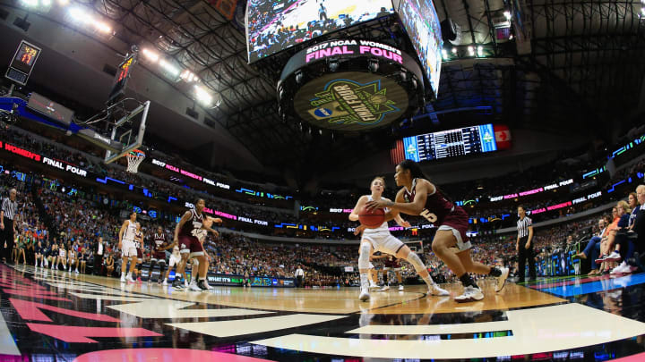 DALLAS, TX – MARCH 31: Victoria Vivians #35 of the Mississippi State Lady Bulldogs drives against Katie Lou Samuelson #33 of the Connecticut Huskies in the first half during the semifinal round of the 2017 NCAA Women’s Final Four at American Airlines Center on March 31, 2017 in Dallas, Texas. (Photo by Ron Jenkins/Getty Images)