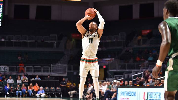 MIAMI, FL - NOVEMBER 16: Brown Jr. MIAMI, FL - NOVEMBER 16: Brown Jr.