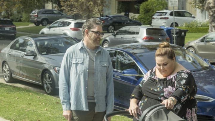 THIS IS US -- "Flip a Coin" Episode 404 -- Pictured: (l-r) Timothy Omundson as Gregory, Chrissy Metz as Kate -- (Photo by: Ron Batzdorff/NBC)