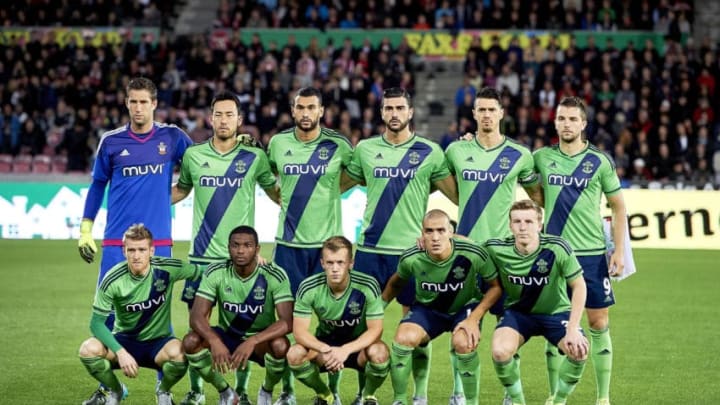 HERNING, DENMARK - AUGUST 27: The players of Southampton pose for a group photo prior to the UEFA Europa League match between FC Midtjylland and Southampton FC at MCH Arena on August 27, 2015 in Herning, Denmark. (Photo by Lars Ronbog / FrontZoneSport via Getty Images)