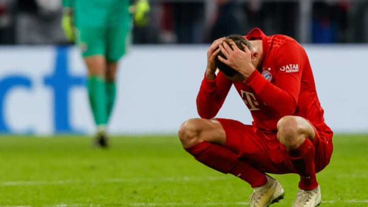 MUNICH, GERMANY - NOVEMBER 30: Leon Goretzka of FC Bayern Muenchen looks dejected during the Bundesliga match between FC Bayern Muenchen and Bayer 04 Leverkusen at Allianz Arena on November 30, 2019 in Munich, Germany. (Photo by TF-Images/Getty Images)