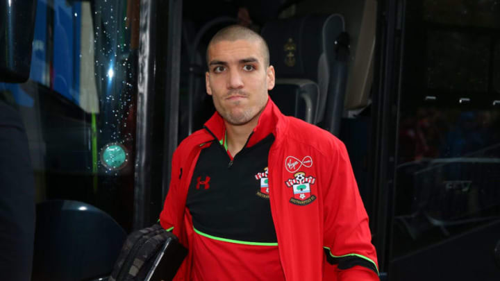 HULL, ENGLAND - NOVEMBER 06: Oriol Romeu of Southampton arrives prior to the Premier League match between Hull City and Southampton at KC Stadium on November 6, 2016 in Hull, England. (Photo by Alex Livesey/Getty Images)