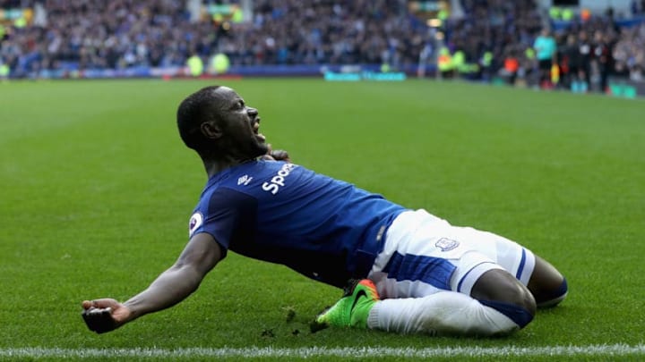 LIVERPOOL, ENGLAND - SEPTEMBER 23: Oumar Niasse of Everton celebrates scoring his side's second goal during the Premier League match between Everton and AFC Bournemouth at Goodison Park on September 23, 2017 in Liverpool, England. (Photo by Mark Robinson/Getty Images)