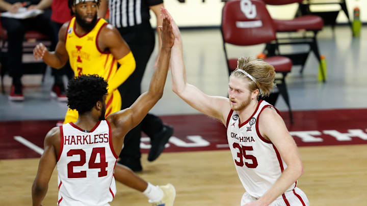 NCAA Basketball Oklahoma Sooners Brady Manek Elijah Harkless Alonzo Adams-USA TODAY Sports