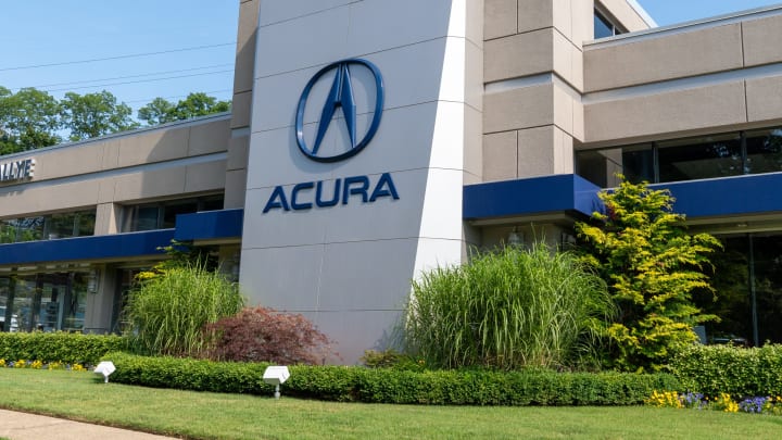 NEW YORK, UNITED STATES – 2020/07/04: Acura company logo seen on one of their car dealerships showrooms. (Photo by John Nacion/SOPA Images/LightRocket via Getty Images)