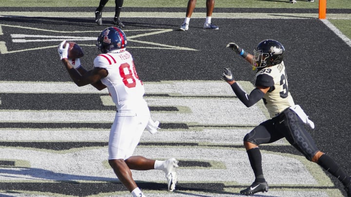 NASHVILLE, TENNESSEE – OCTOBER 31: Kenny Yeboah #84 of the Mississippi Rebels plays against the Vanderbilt Commodores at Vanderbilt Stadium on October 31, 2020 in Nashville, Tennessee. (Photo by Frederick Breedon/Getty Images)