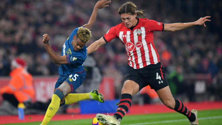 SOUTHAMPTON, ENGLAND - DECEMBER 27: Grady Diangana of West Ham United battles for possession with Jannik Vestergaard of Southampton during the Premier League match between Southampton FC and West Ham United at St Mary's Stadium on December 27, 2018 in Southampton, United Kingdom. (Photo by Dan Mullan/Getty Images)