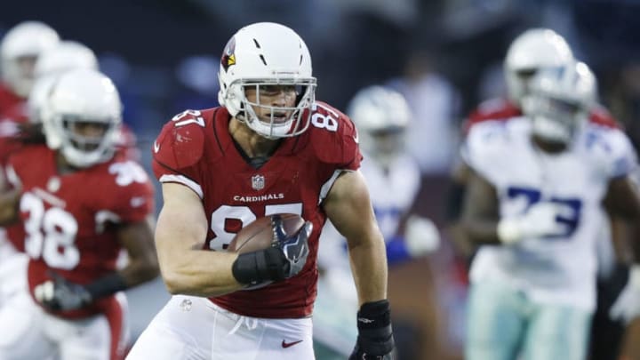 CANTON, OH - AUGUST 03: Troy Niklas #87 of the Arizona Cardinals makes a 20-yard reception in the first quarter of the NFL Hall of Fame preseason game against the Dallas Cowboys at Tom Benson Hall of Fame Stadium on August 3, 2017 in Canton, Ohio. (Photo by Joe Robbins/Getty Images)