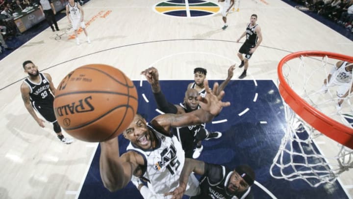 SALT LAKE CITY, UT - NOVEMBER 11: Derrick Favors #15 of the Utah Jazz shoots the ball against the Brooklyn Nets on November 11, 2017 at Vivint Smart Home Arena in Salt Lake City, Utah. NOTE TO USER: User expressly acknowledges and agrees that, by downloading and or using this Photograph, User is consenting to the terms and conditions of the Getty Images License Agreement. Mandatory Copyright Notice: Copyright 2017 NBAE (Photo by Melissa Majchrzak/NBAE via Getty Images)