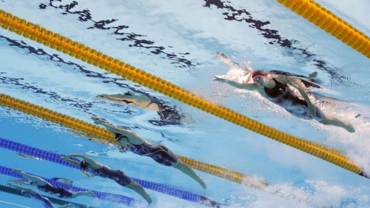 RIO DE JANEIRO, BRAZIL - AUGUST 07: (R-L) Jazz Carlin of Great Britain, Katie Ledecky of the United States, Leah Smith of the United States, Brittany MacLean of Canada and Bolglarka Kapas of Hungary compete in the Women's 400m Freestyle Final on Day 2 of the Rio 2016 Olympic Games at the Olympic Aquatics Stadium on August 7, 2016 in Rio de Janeiro, Brazil. (Photo by Adam Pretty/Getty Images)