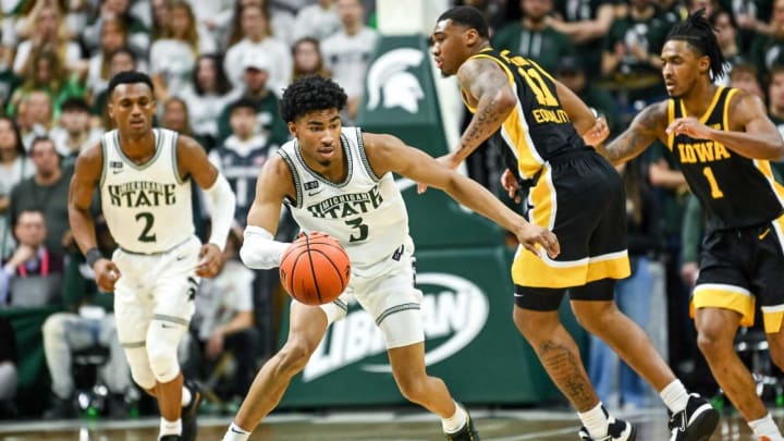 Michigan State’s Jaden Akins moves the ball against Iowa during the second half on Thursday, Jan. 26, 2023, at the Breslin Center in Lansing.230126 Msu Iowa Bball 110a