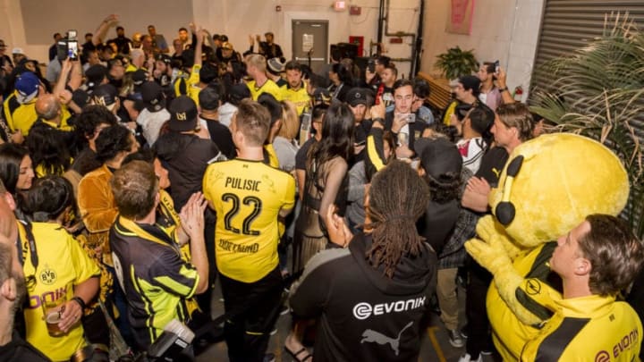 LOS ANGELES, UNITED STATES - MAY 21: The team of Borussia Dortmund at a fan party from the LAFC during Borussia Dortmund's USA Training Camp in the United States on May 21, 2018 in Los Angeles, United States. (Photo by Alexandre Simoes/Borussia Dortmund/Getty Images)