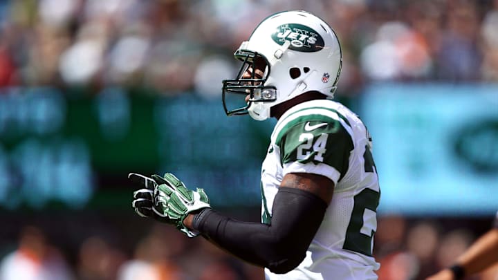 Sep 13, 2015; East Rutherford, NJ, USA; New York Jets cornerback Darrelle Revis (24) during the first half against the Cleveland Browns at MetLife Stadium. Mandatory Credit: Danny Wild-USA TODAY Sports