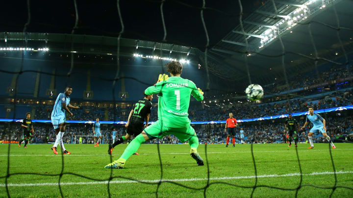 MANCHESTER, ENGLAND – SEPTEMBER 14: Kelechi Iheanacho of Manchester City scores his teams fourth during the UEFA Champions League match between Manchester City FC and VfL Borussia Moenchengladbach at Etihad Stadium on September 14, 2016 in Manchester, England. (Photo by Richard Heathcote/Getty Images)