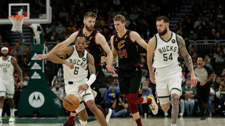 Milwaukee Bucks: DeMarcus Cousins, Javonte Smart, Sandro Mamukelashvili, Cleveland Cavaliers: Dean Wade, Lauri Markkanen