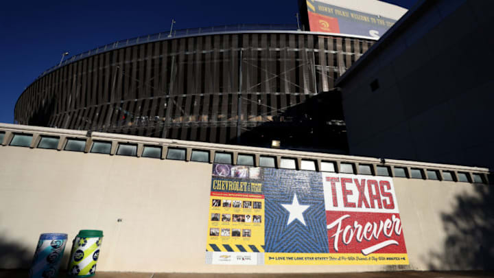 DALLAS, TEXAS - OCTOBER (Photo by Ronald Martinez/Getty Images)