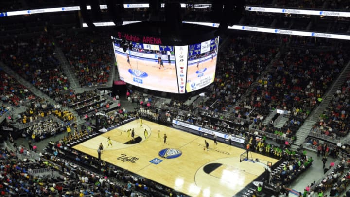 LAS VEGAS, NV - MARCH 10: A general view of the court shows the California Golden Bears and the Oregon Ducks during a semifinal game of the Pac-12 Basketball Tournament at T-Mobile Arena on March 10, 2017 in Las Vegas, Nevada. Oregon won 73-65. (Photo by Ethan Miller/Getty Images)