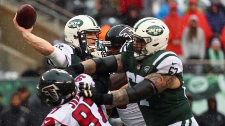 EAST RUTHERFORD, NJ – OCTOBER 29: Quarterback Josh McCown (Photo by Al Bello/Getty Images)