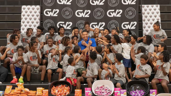 Quest Nutrition donates $10,000 to Grant Williams Family Foundation