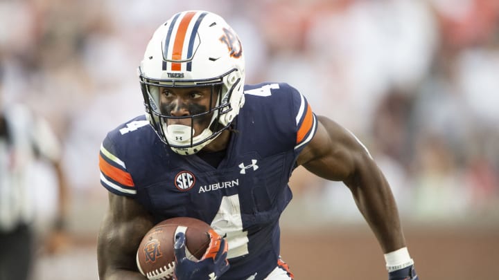 AUBURN, ALABAMA – SEPTEMBER 04: Running back Tank Bigsby #4 of the Auburn Tigers runs the ball downfield during their game against the Akron Zips at Jordan-Hare Stadium on September 04, 2021 in Auburn, Alabama. (Photo by Michael Chang/Getty Images)