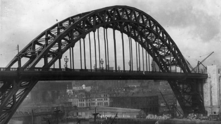 August 1928: A bridge over the River Tyne at Newcastle. (Photo by Fox Photos/Getty Images)