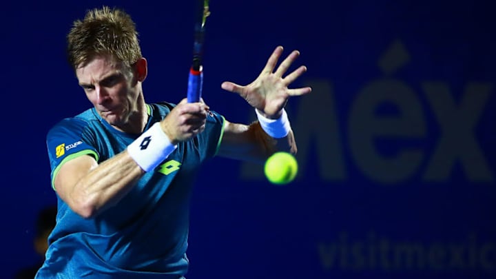 ACAPULCO, MEXICO - FEBRUARY 26: Kevin Anderson of South Africa takes a forehand shot during the match between Radu Albot of Moldova and Kevin Anderson of South Africa as part of the Telcel Mexican Open 2018 at Mextenis Stadium on February 26, 2018 in Acapulco, Mexico. (Photo by Hector Vivas/Getty Images)