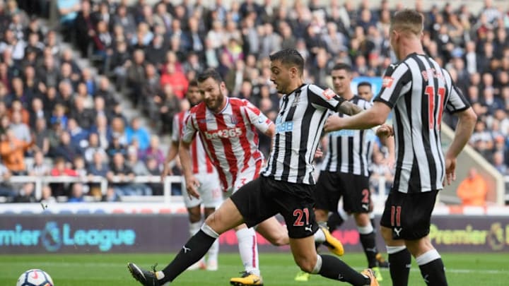 NEWCASTLE UPON TYNE, ENGLAND - SEPTEMBER 16: Joselu of Newcastle United shoots during the Premier League match between Newcastle United and Stoke City at St. James Park on September 16, 2017 in Newcastle upon Tyne, England. (Photo by Stu Forster/Getty Images)