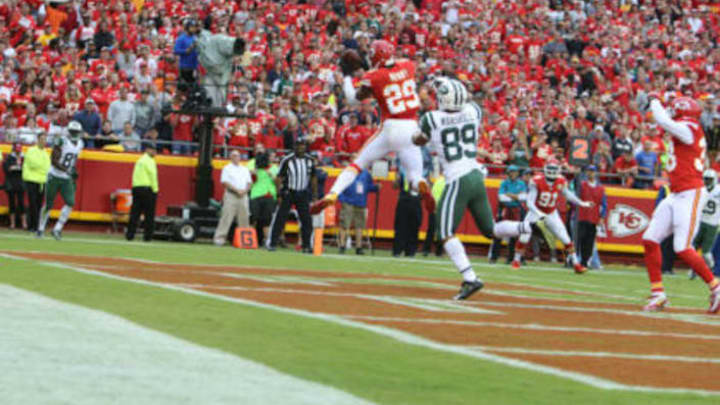 KANSAS CITY, MO – SEPTEMBER 25: Safety Eric Berry #29 of the Kansas City Chiefs has an Interception in the End Zone against the New York Jets on September 25, 2016 at Arrowhead Stadium in Kansas City, Missouri. (Photo by Al Pereira/Getty Images)