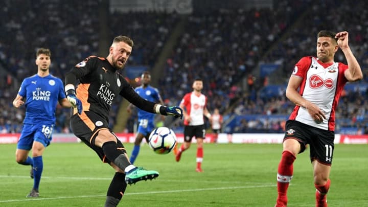 LEICESTER, ENGLAND - APRIL 19: Ben Hamer of Leicester City clears the ball while under pressure from Dusan Tadic of Southampton during the Premier League match between Leicester City and Southampton at The King Power Stadium on April 19, 2018 in Leicester, England. (Photo by Michael Regan/Getty Images)