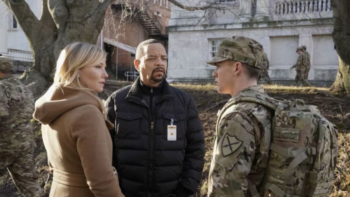 LAW & ORDER: SPECIAL VICTIMS UNIT -- "Service" Episode 1918 -- Pictured: (l-r) Kelli Giddish as Detective Amanda Rollins, Ice T as Odafin "Fin" Tutuola, Jack DiFalco as William "Billy" Shaughnessy -- (Photo by: Peter Kramer/NBC)