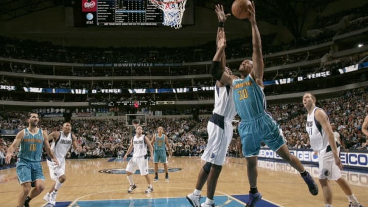 DALLAS - NOVEMBER 15: David West (Photo by Danny Bollinger/NBAE via Getty Images)