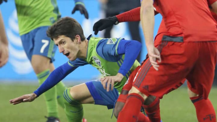 TORONTO, ONTARIO – DECEMBER 10: Alvaro Fernandez #21 of the Seattle Sounders goes down trying to get to the ball against the Toronto FC in the 2016 MLS Cup at BMO Field on December 10, 2016 in Toronto, Ontario, Canada. Seattle defeated Toronto in the 6th round of extra time penalty kicks. (Photo: Claus Andersen/Getty Images)