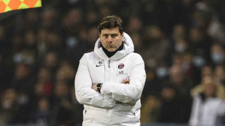 PARIS, FRANCE - NOVEMBER 20: PSG Head Coach Mauricio Pochettino during the Ligue 1 Uber Eats match between Paris Saint Germain and FC Nantes at Parc des Princes on November 20, 2021 in Paris, France. (Photo by Marcio Machado/Eurasia Sport Images/Getty Images)