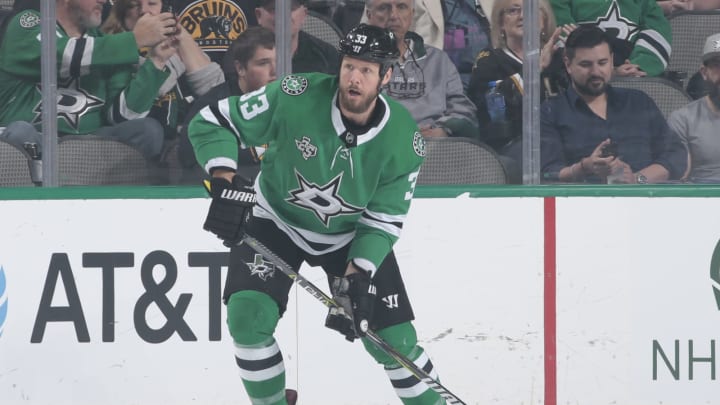 DALLAS, TX – MARCH 23: Marc Methot #33 of the Dallas Stars handles the puck against the Boston Bruins at the American Airlines Center on March 23, 2018 in Dallas, Texas. (Photo by Glenn James/NHLI via Getty Images) *** Local Caption *** Marc Methot