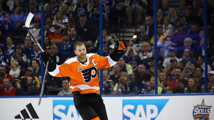 TAMPA, FL - JANUARY 27: Claude Giroux #28 of the Philadelphia Flyers celebrates after getting a goal and braking his stick durinng the GEICO NHL Save Streak during the 2018 GEICO NHL All-Star Skills Competition at Amalie Arena on January 27, 2018 in Tampa, Florida. (Photo by Bruce Bennett/Getty Images)